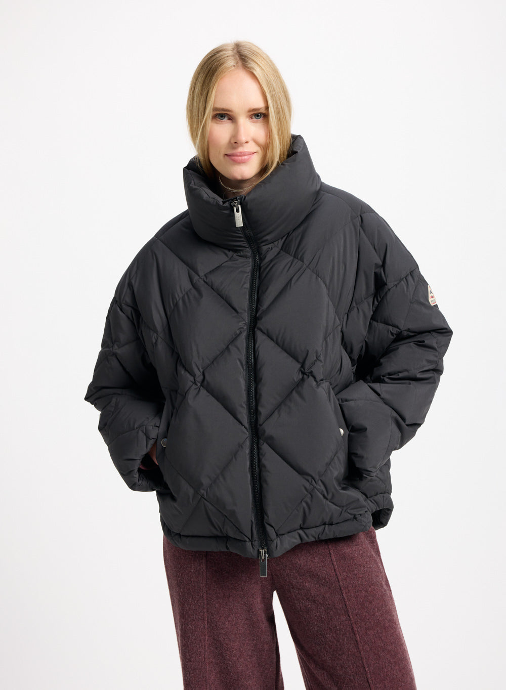 Doudoune oversize femme Pyrenex Adele avec col enveloppant noire