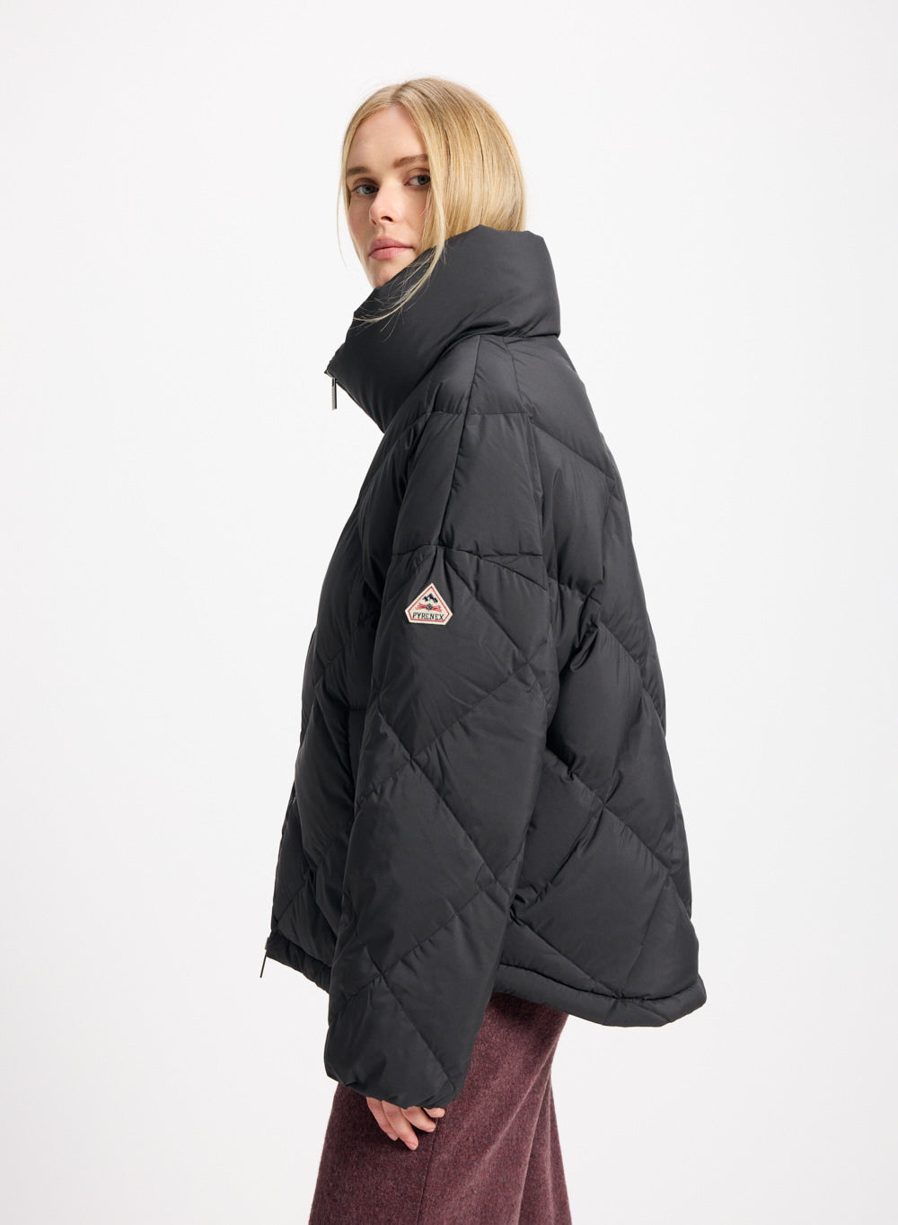 Doudoune oversize femme Pyrenex Adele avec col enveloppant noire