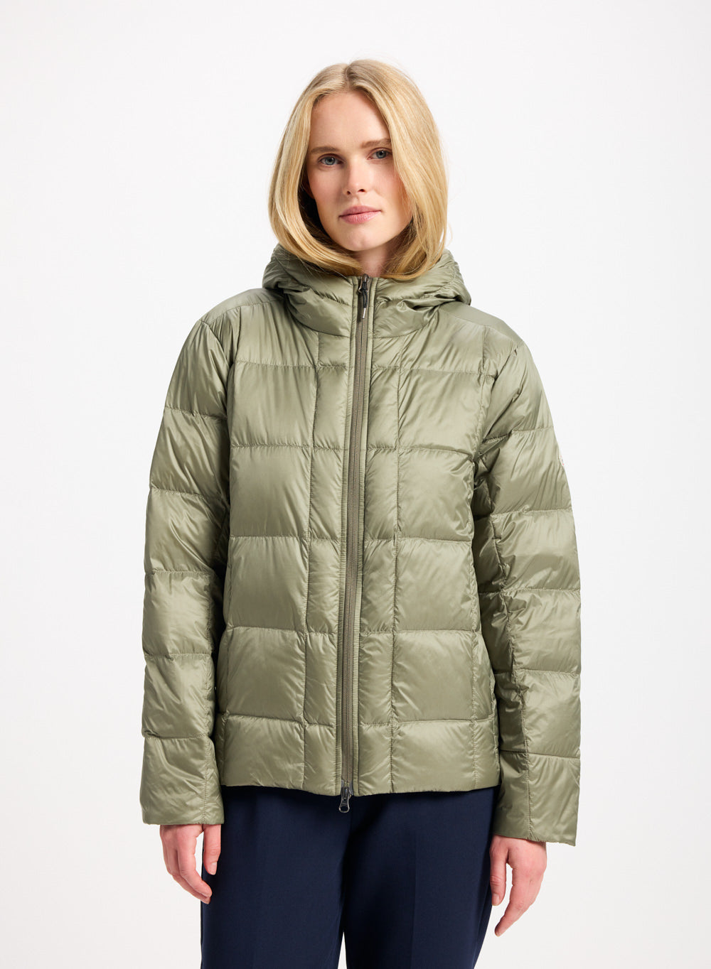 Doudoune légères à capuche pour femme Pyrenex Bassia kaki