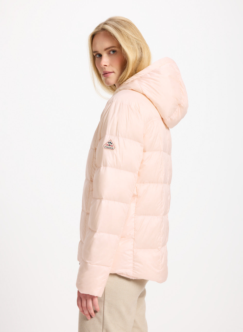 Doudoune légères à capuche pour femme Pyrenex Bassia rose poudré