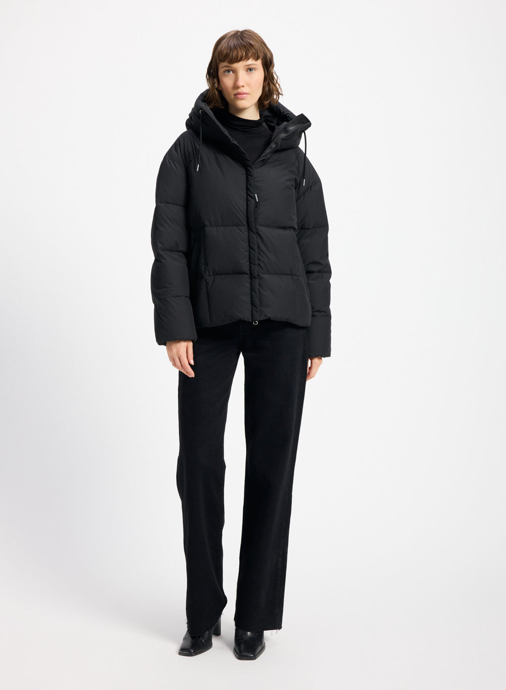 Doudoune femme Pyrenex Harmonie à capuche enveloppante noire