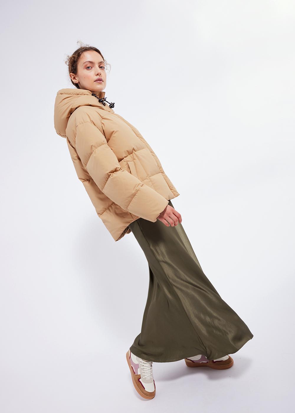 Doudoune femme Pyrenex Harmonie à capuche enveloppante Iced coffee