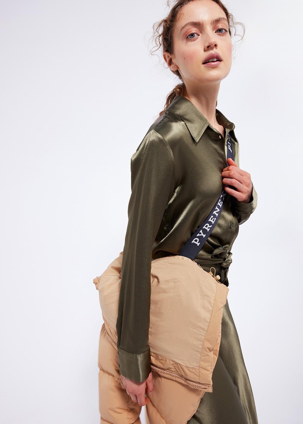 Doudoune femme Pyrenex Harmonie à capuche enveloppante Iced coffee