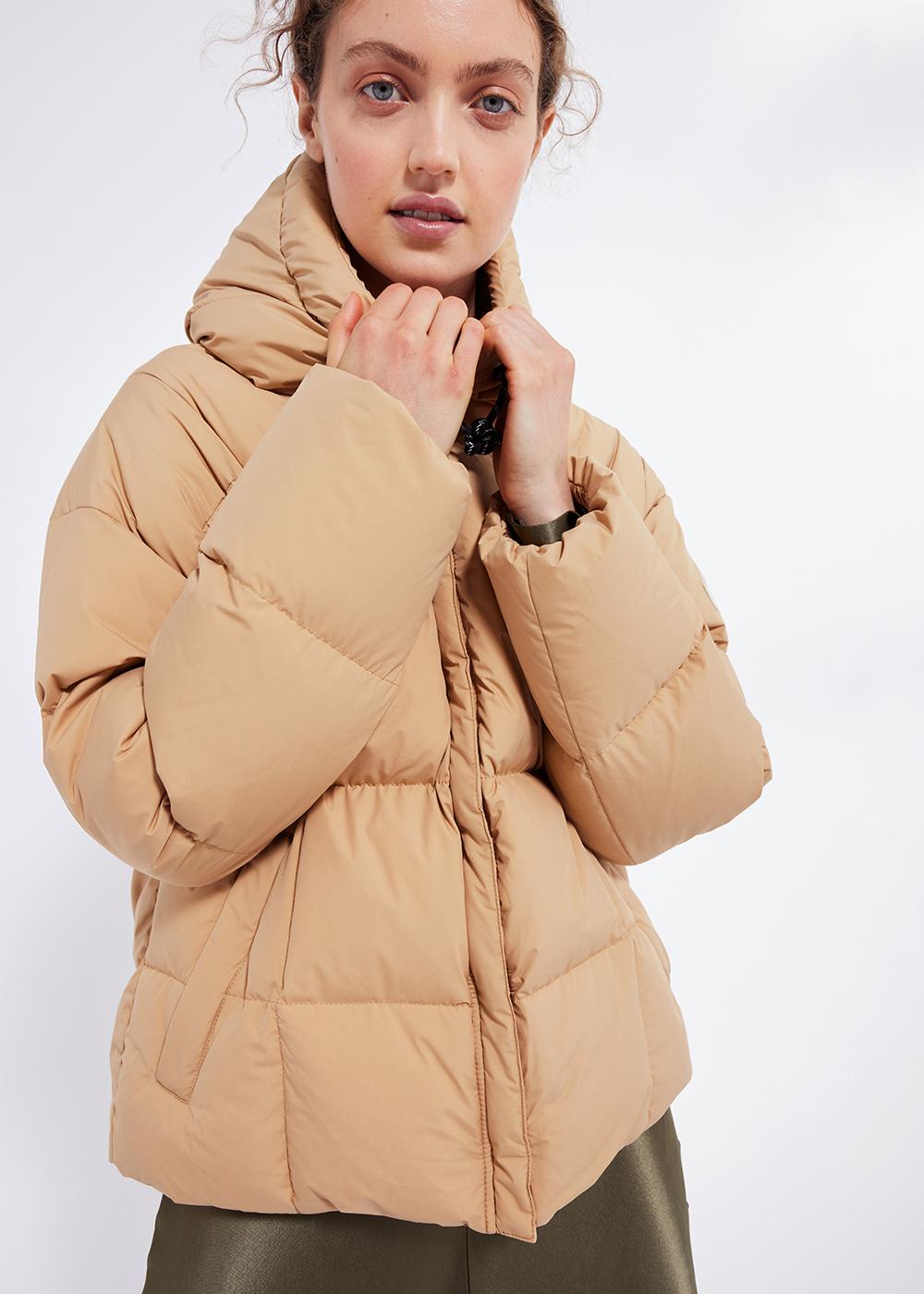 Doudoune femme Pyrenex Harmonie à capuche enveloppante Iced coffee