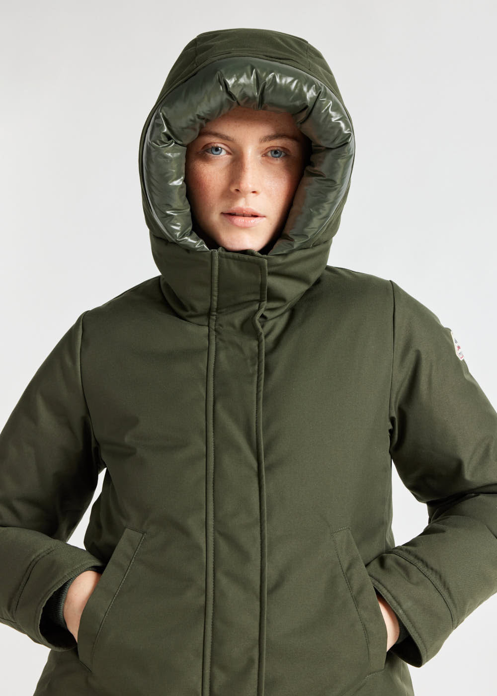 Parka courte femme Pyrenex Charlotte en duvet naturel Deep khaki